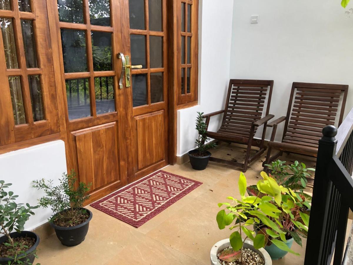 Kandyan Lounge Kiribathkumbura Extérieur photo