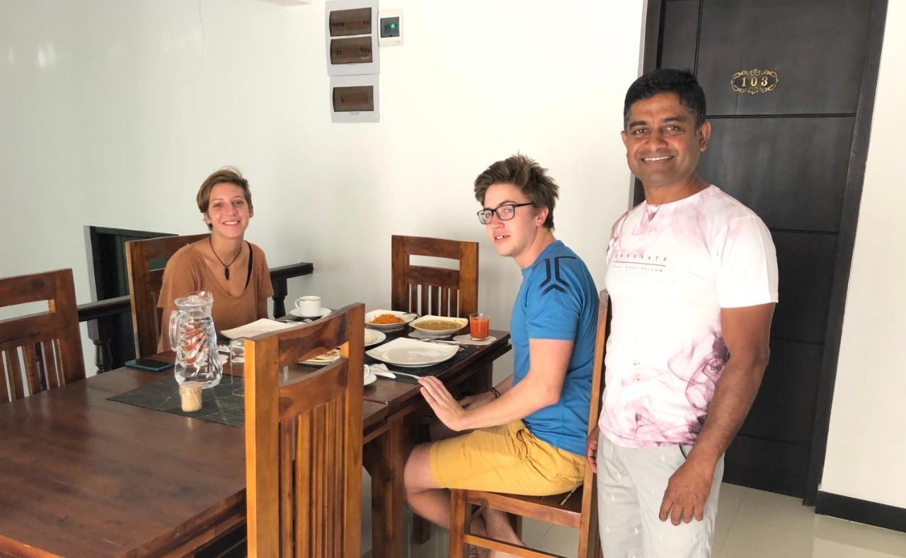 Kandyan Lounge Kiribathkumbura Extérieur photo